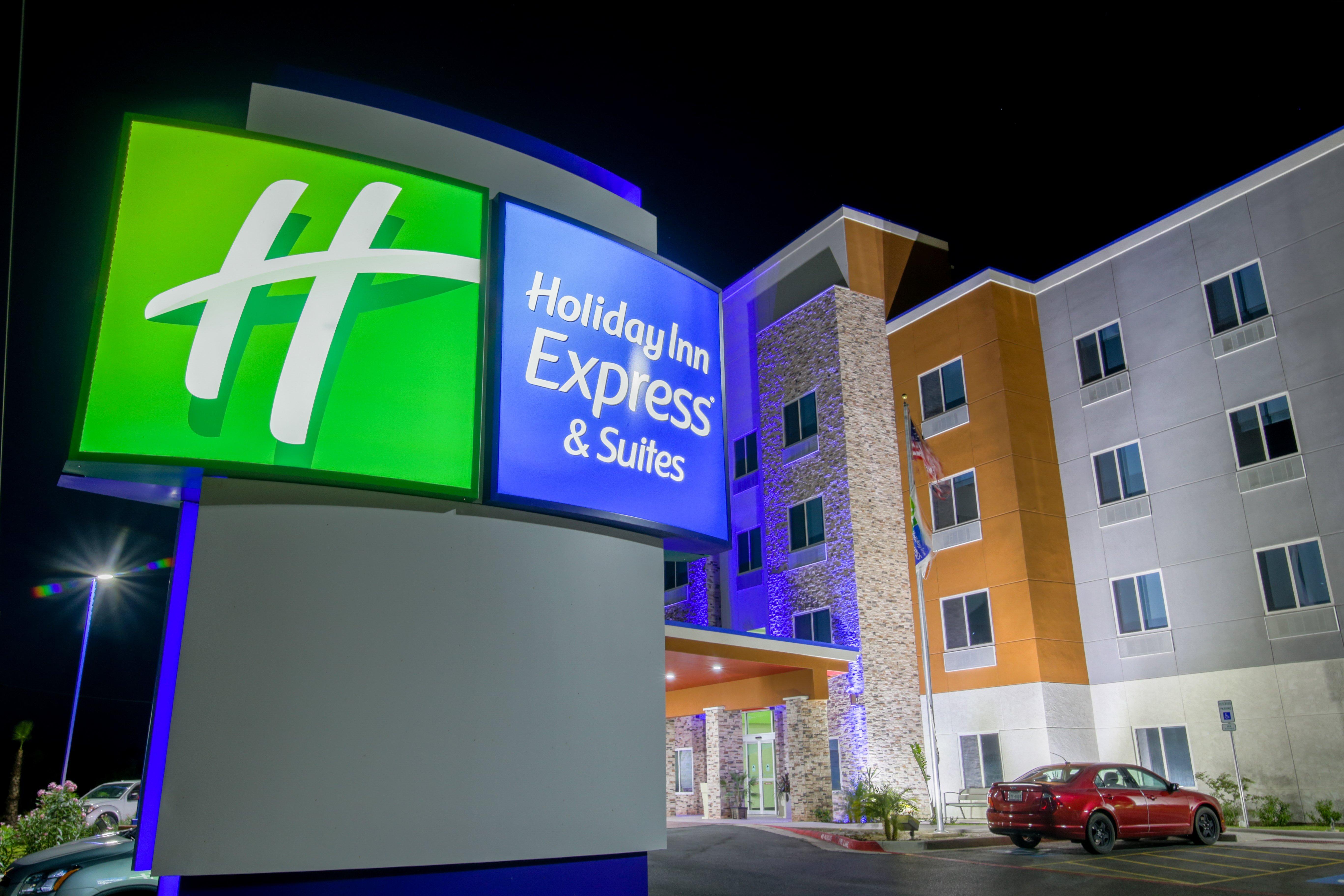 Holiday Inn Express & Suites Raymondville, An Ihg Hotel Exterior photo